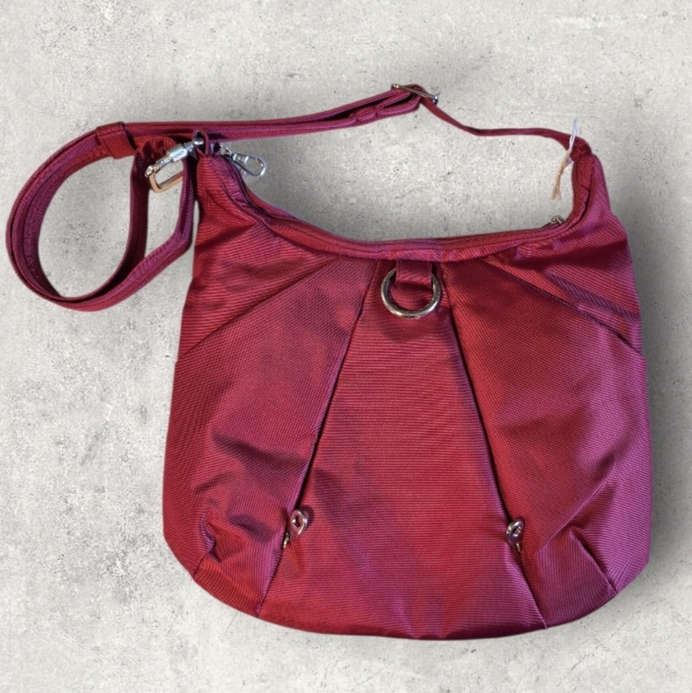 Travelon Red Anti-Theft Multi-Zip Nylon Crossbody Travel Bag NWOT